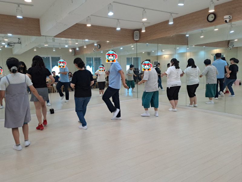 7월라인댄스.jpg